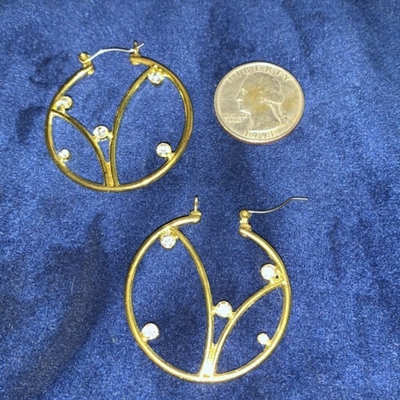 Large Gold and CZ Hoop Earings - Picture 11 of 13